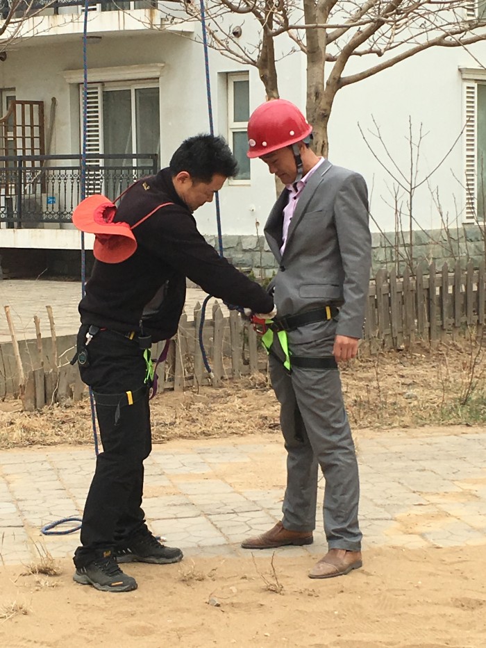 南戴河拓展训练，南戴河拓展培训，南戴河团建二日游，南戴河海边沙滩拓展团建活动